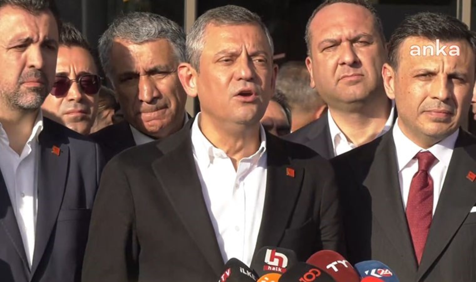 saldiriya-ugramisti-ozgur-ozelin-programi-belli-oldu-khSKtIy3.jpg
