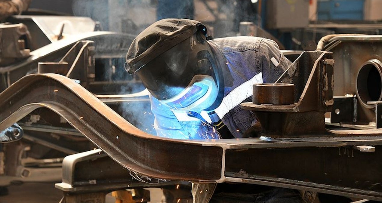 euro-bolgesi-imalat-sanayi-pmi-beklentilerin-altinda-geldi-4SgDaSXM.jpg
